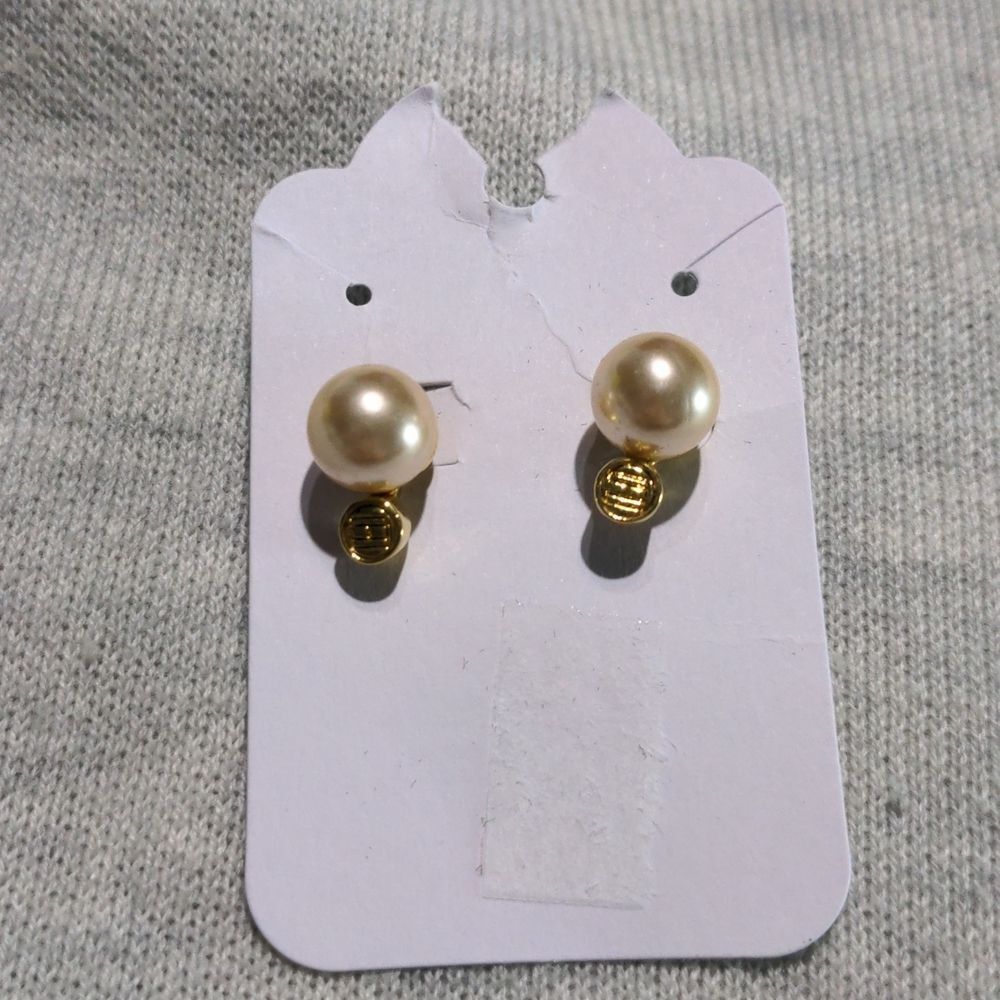 Vintage Gold pearl stud earrings